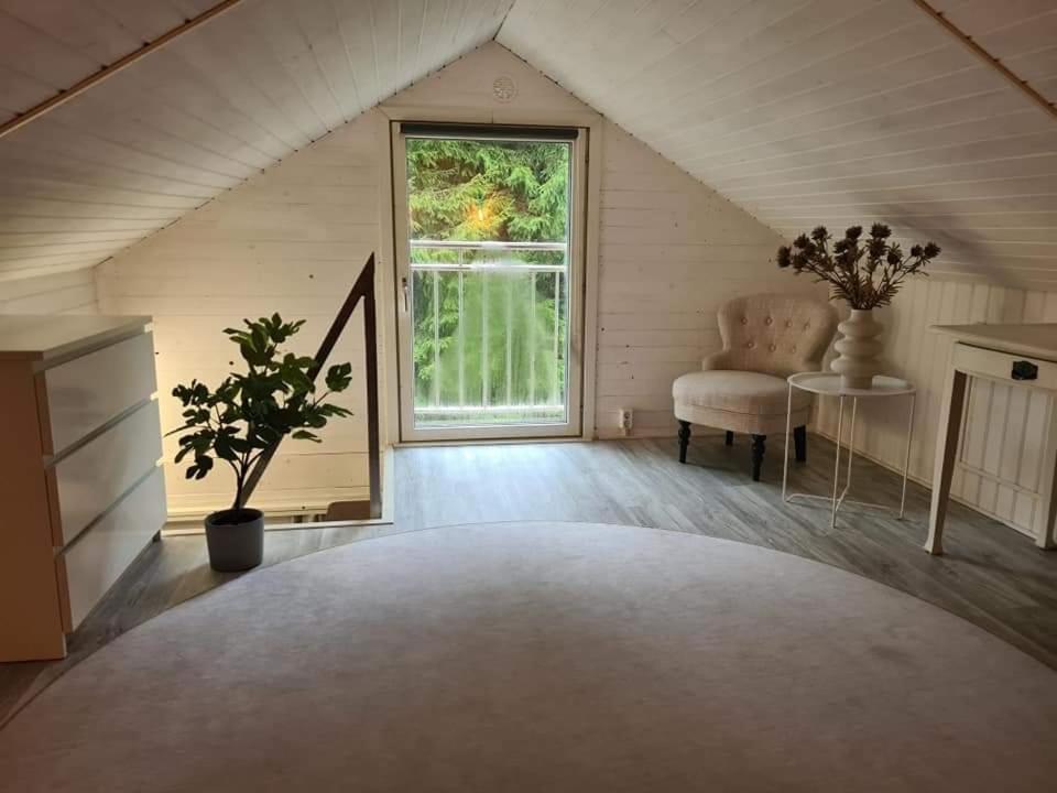 Pinebo Palace Guesthouse อุลริเซฮามน์ ภายนอก รูปภาพ